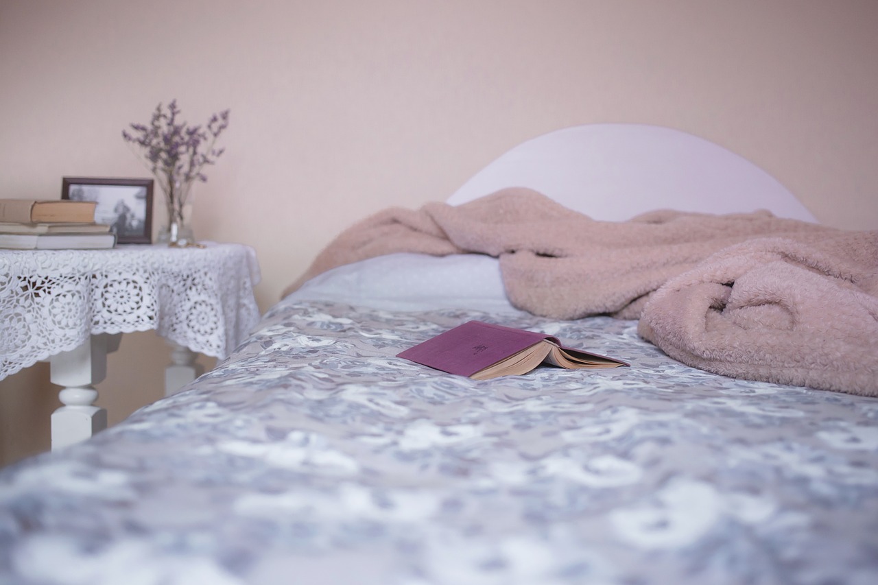 Baldachim: Jak samodzielnie zrobić piękny baldachim nad łóżkiem